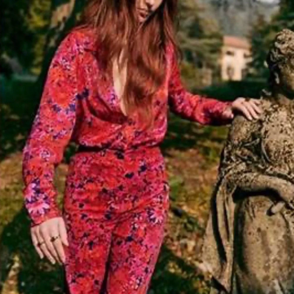 NWT FR 34, US 2 Sezane Ann shirt. Fuchsia Floral. (Marching pant available!) - Picture 7 of 8